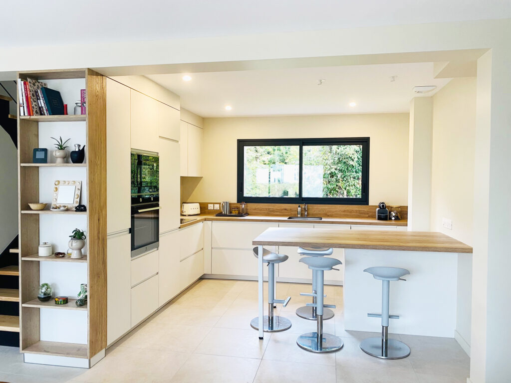 cuisine-sur-mesure-blanc-bois-region-lorient-louarn-interieurs